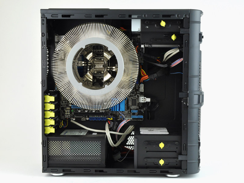 完全無音PCを実現できる！ microATXサイズの自作キット「Nofan A43