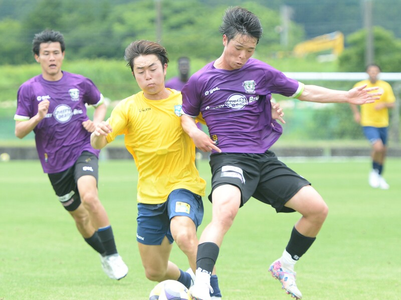 フォト】藤枝MYFCとアスルクラロ沼津が対戦し、1-0で藤枝が勝利で勝ち