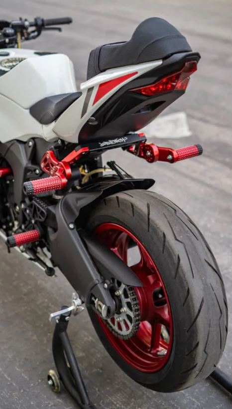 ZX-6R (24-) 好きなポジションに設定できるアルミサブケージ｜AxxL