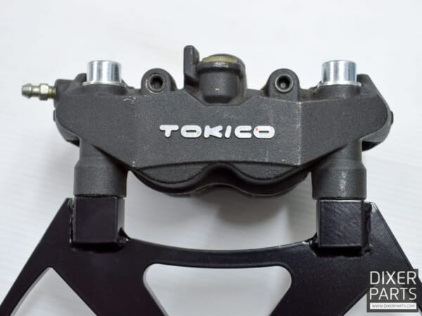 ZX-6R (05-18)用 DIXER PARTS トリプルキャリパーブラケット｜AxxL