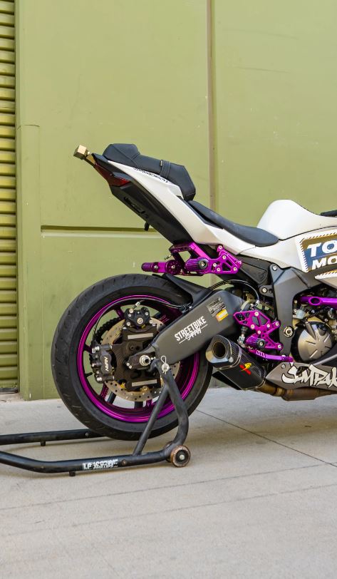 ZX-6R (05-08) 好きなポジションに設定できるアルミサブケージ｜AxxL