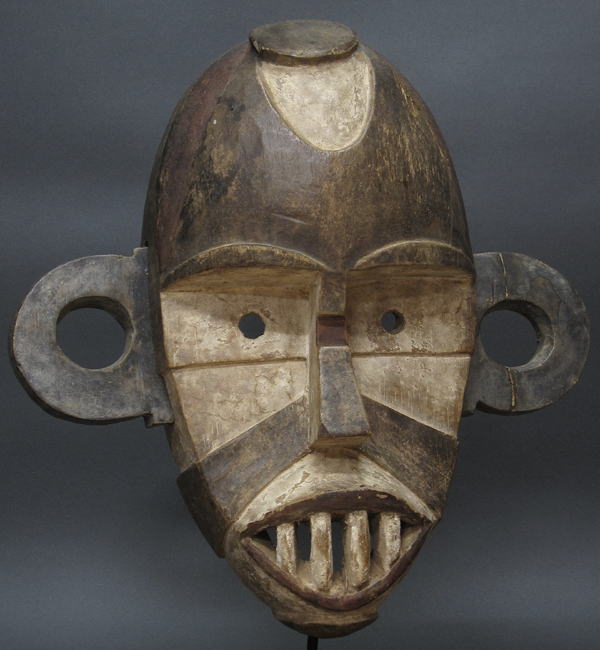 大きな耳の仮面<アフリカの仮面(木彫り)：アフリカ雑貨アザライ