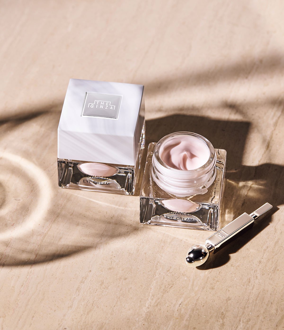 高機能なアイクリームのミニジャーが付録に！大人の肌と心を満たす