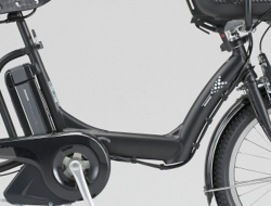 イクメン”も納得の新カラーをラインナップ 3人乗り(幼児2人同乗)対応