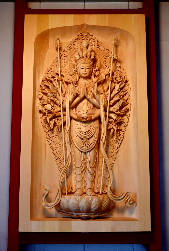 特注の仏像販売・仏像彫刻の専門店の仏像彫刻原田 » 千手観音立像レリーフ