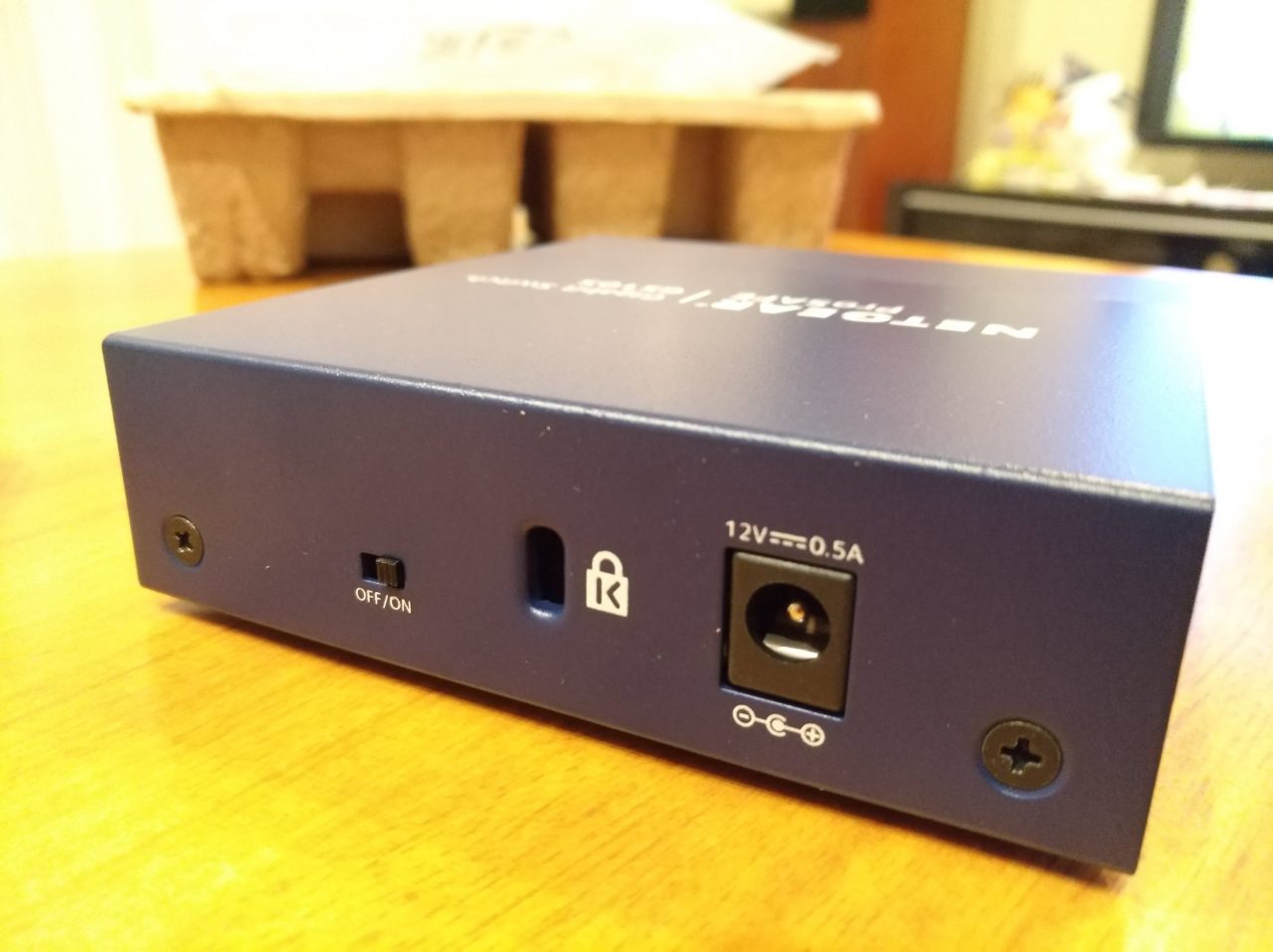 スイッチングハブ『GS105-300JPS』を『GS105-500JPS』に交換 – buzzyvox