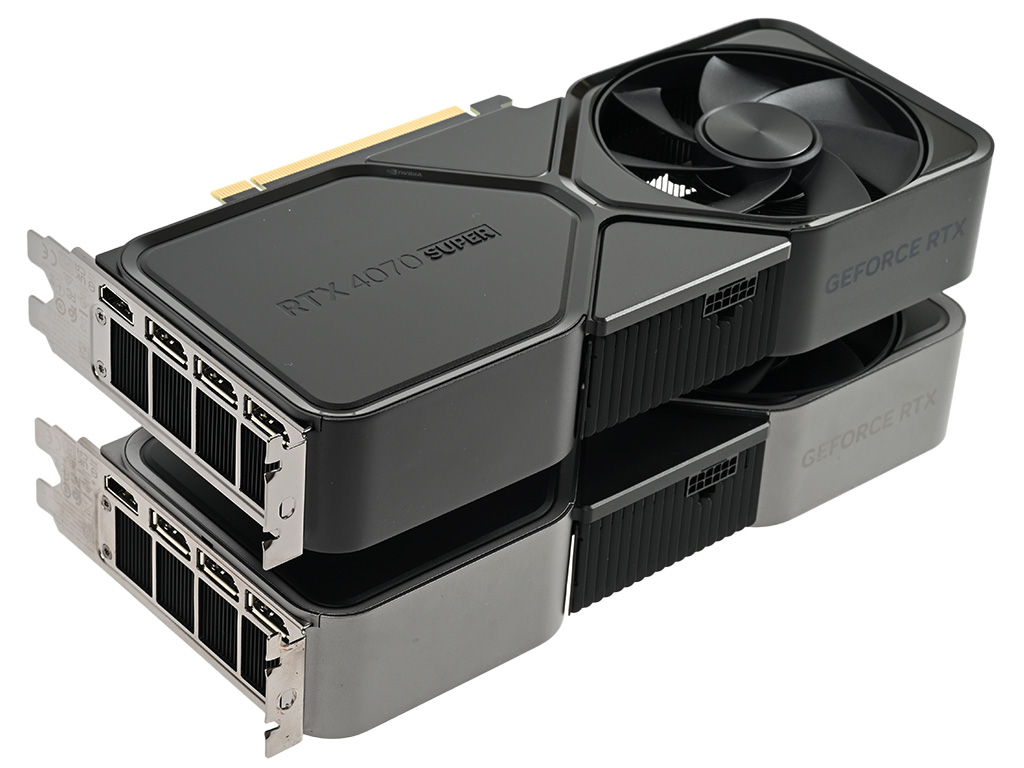 全身ブラックカラーの「GeForce RTX 4070 SUPER Founders Edition」を