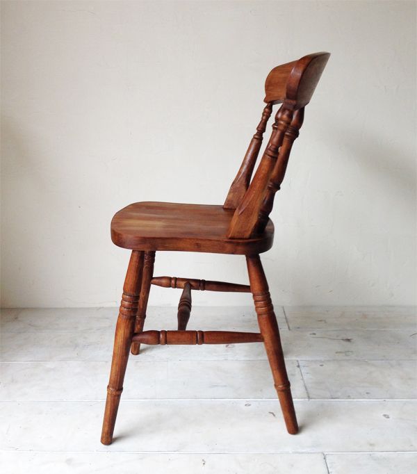 イギリス製のダイニングチェア(スピンドルチェア)は大阪関西の家具店GFへ