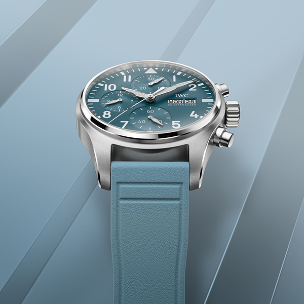 アイ・ダブリュー・シー(IWC) 2025新作 夏らしいライトブルーで