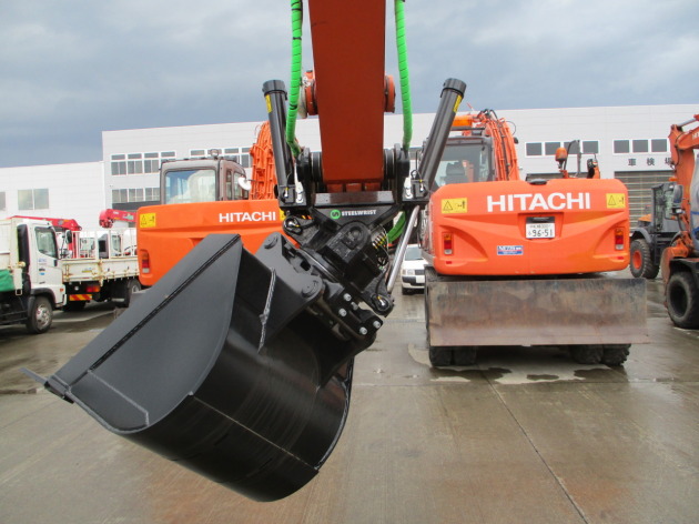 ポクレン仕様の日立建機ZX125W-6にチルトローテーターX18取付け｜建設