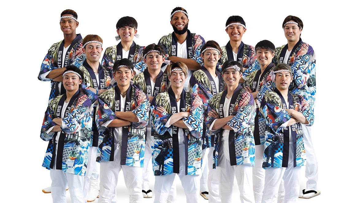 逆輸入ルーキー加藤豪らが「超夏ハッピ」着用のレアショット公開 8月