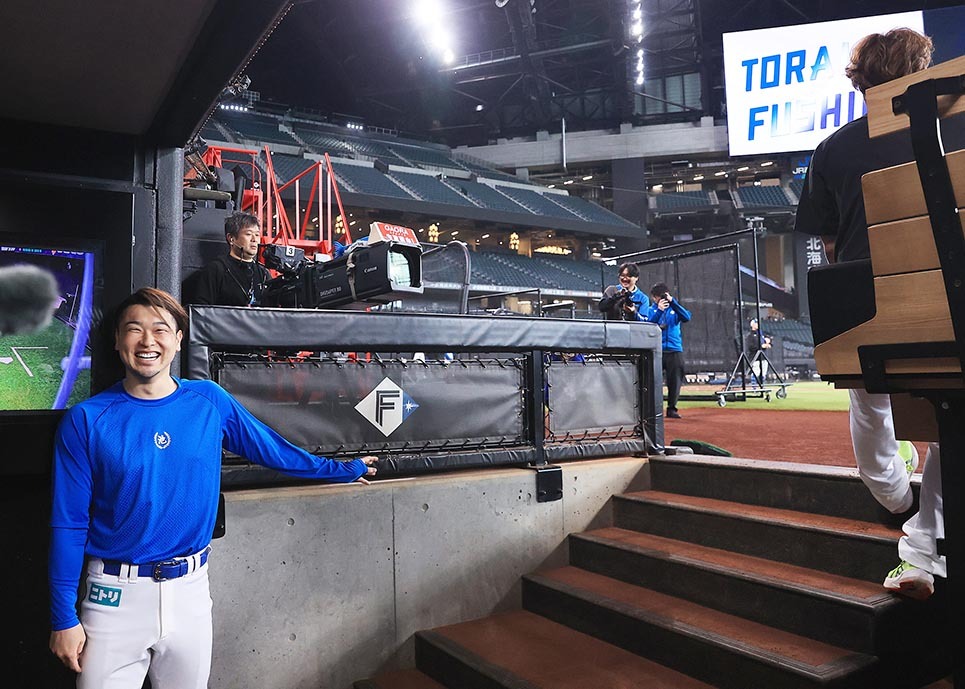 12日誕生日の伏見寅威へ〝バースデーサプライズ〟 仕掛け人・池田