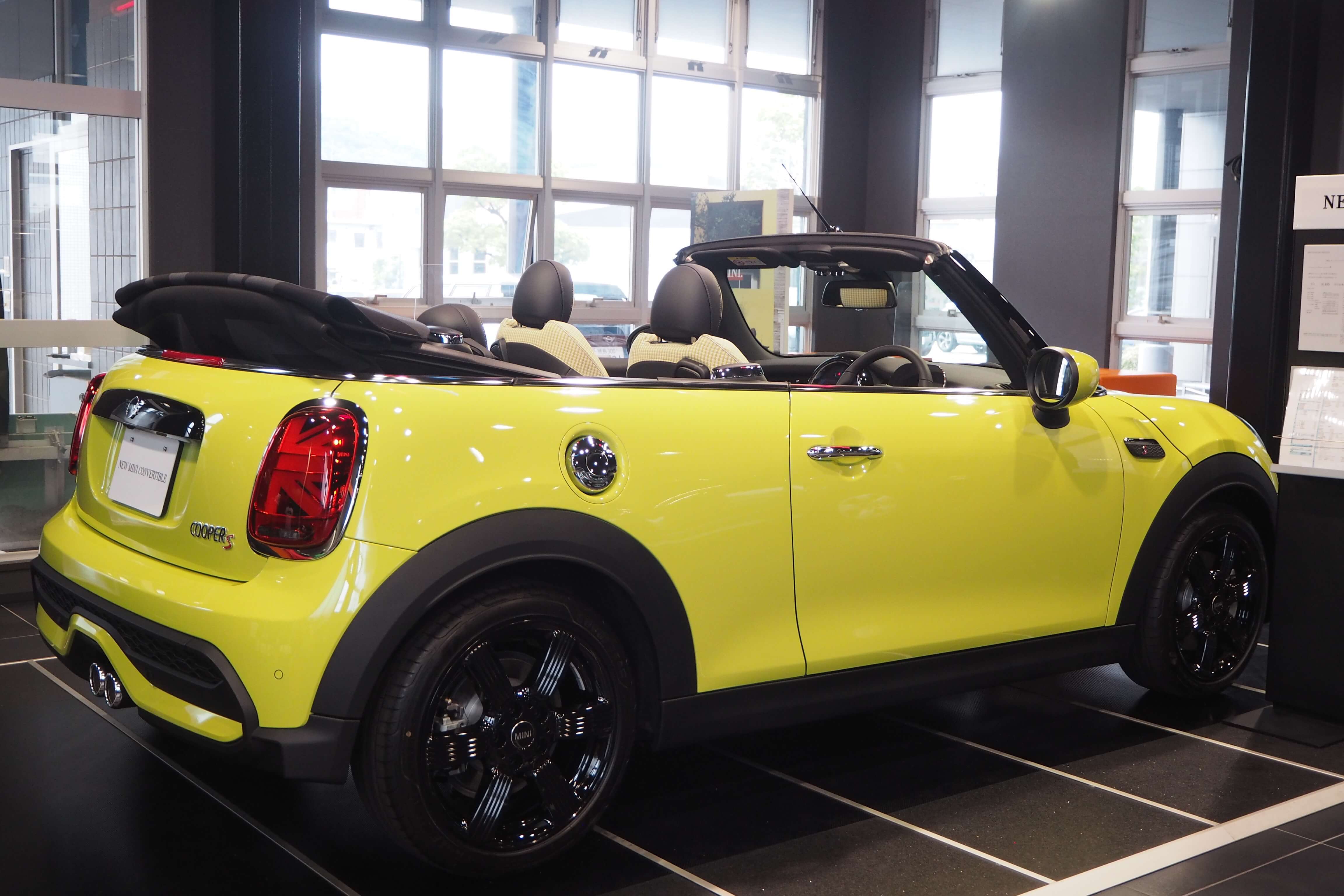 MINI】刺激的なイエロー THE NEW MINI CONVERTIBLE. 試乗受付中