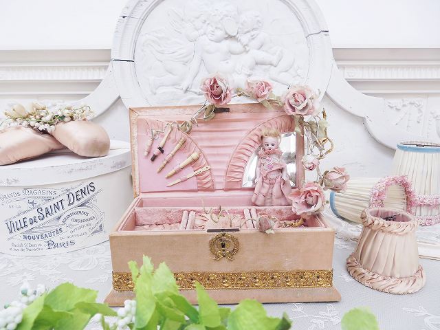 甘美 ピンクのソーイングボックス - 薔薇と天使のアンティーク