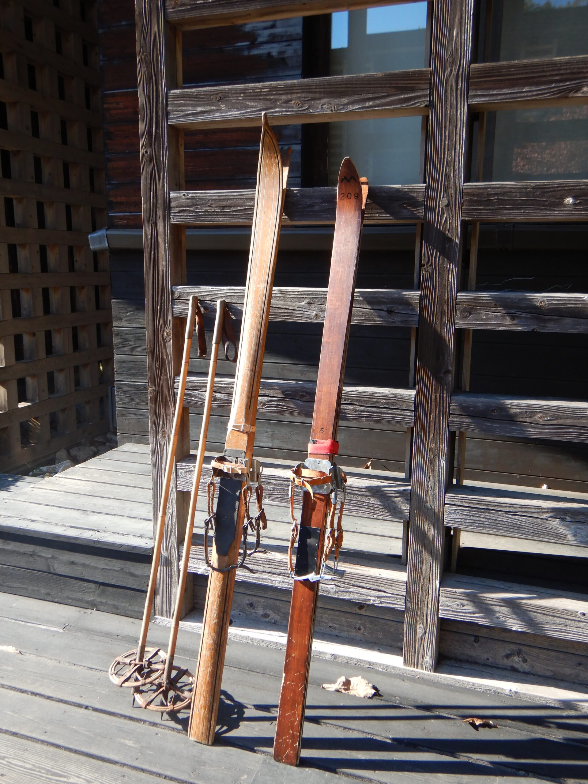 木製スキー「教員の道具箱」シリーズ : 岐阜県立森林文化アカデミー