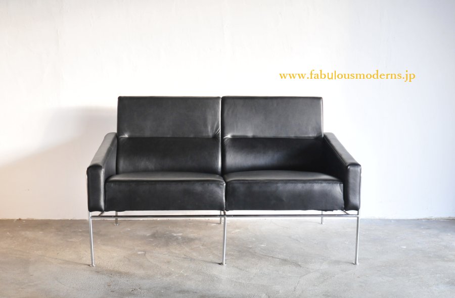 Arne Jacobsen(1956) FH3302 Fritz hansen 時を経ても色あせない本物の