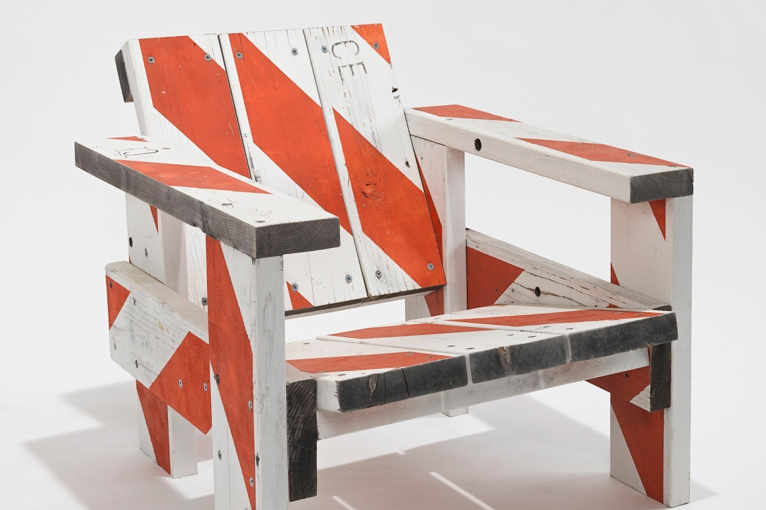 トム・サックスの展示販売イベントが伊勢丹新宿店で - 椅子や茶碗、服