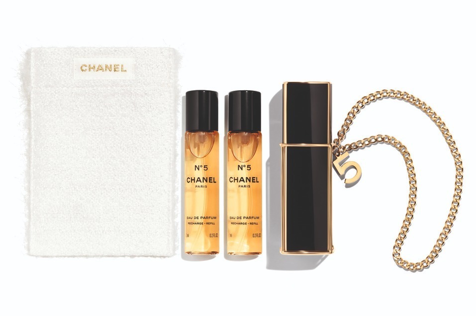 シャネル N°5」2024年クリスマス限定“まるでジュエリー”5のチャーム