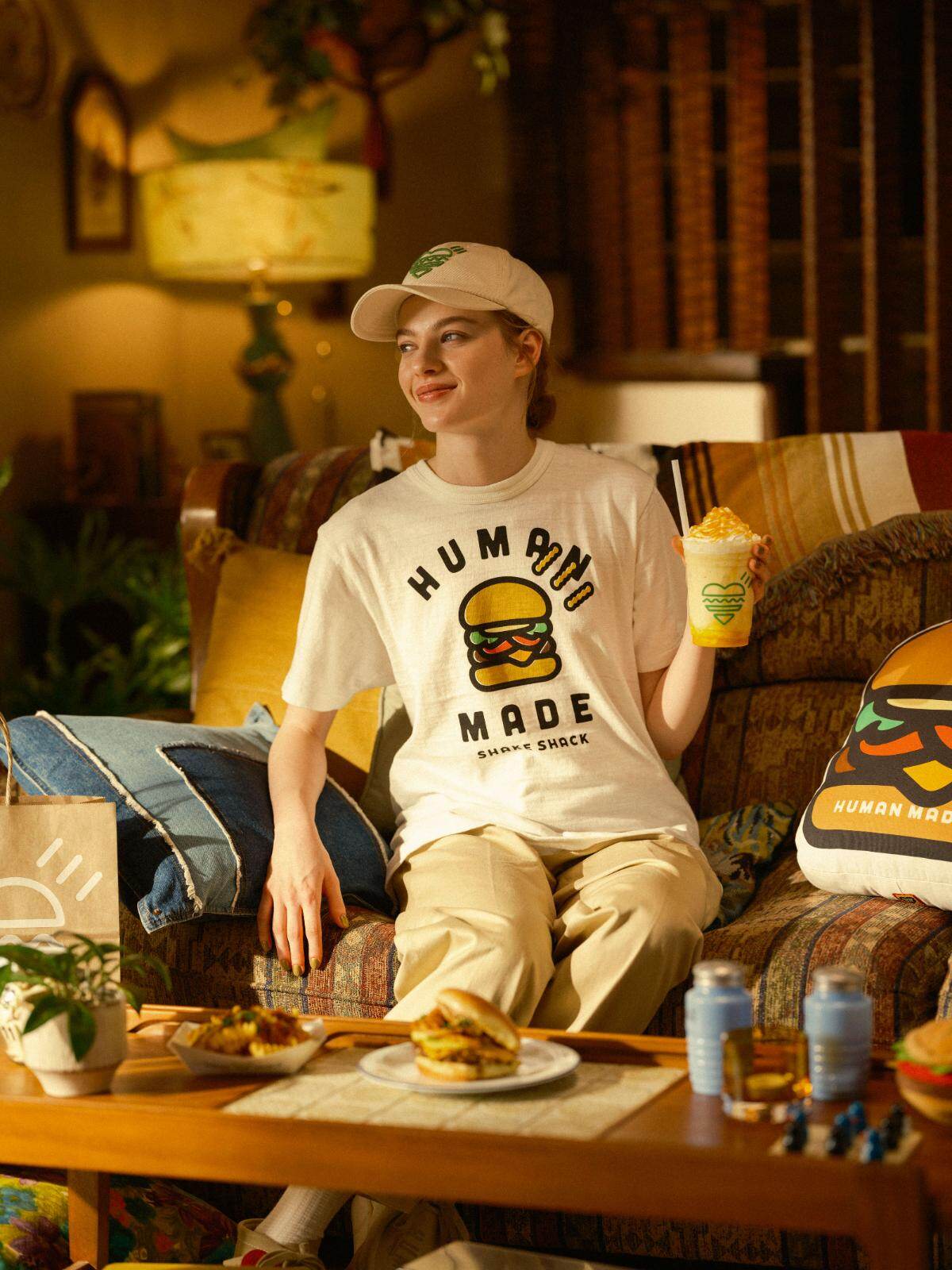 ヒューマンメイド×シェイク シャック“ハートハンバーガー”ロゴ入りT