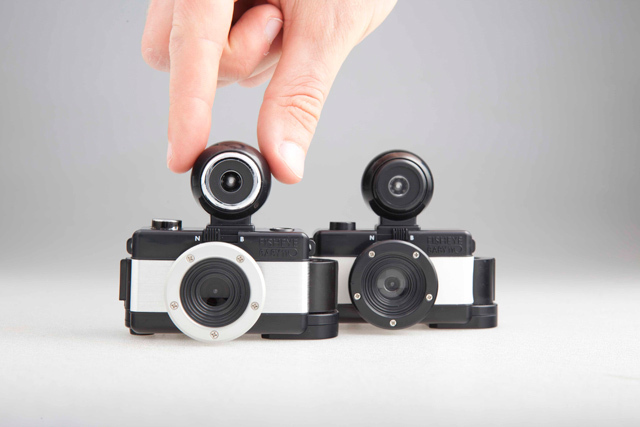 キュートな魚眼写真をポケットサイズのカメラで - ロモグラフィー史上