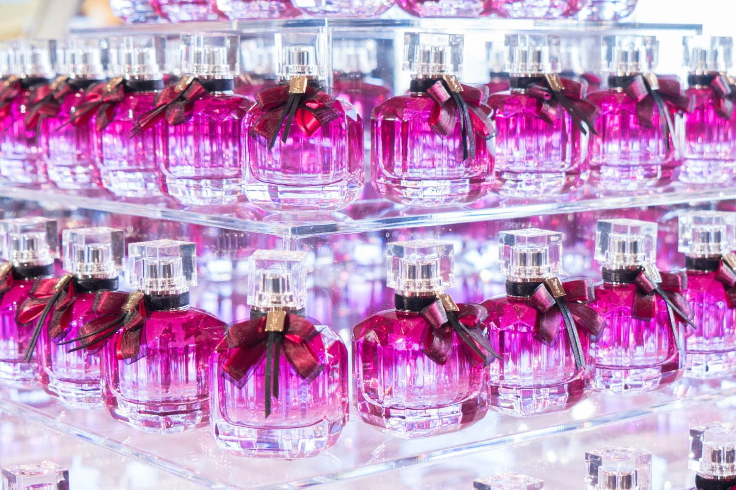 イヴ・サンローラン、モン パリ史上“最高峰”香水「アンタンス」甘く