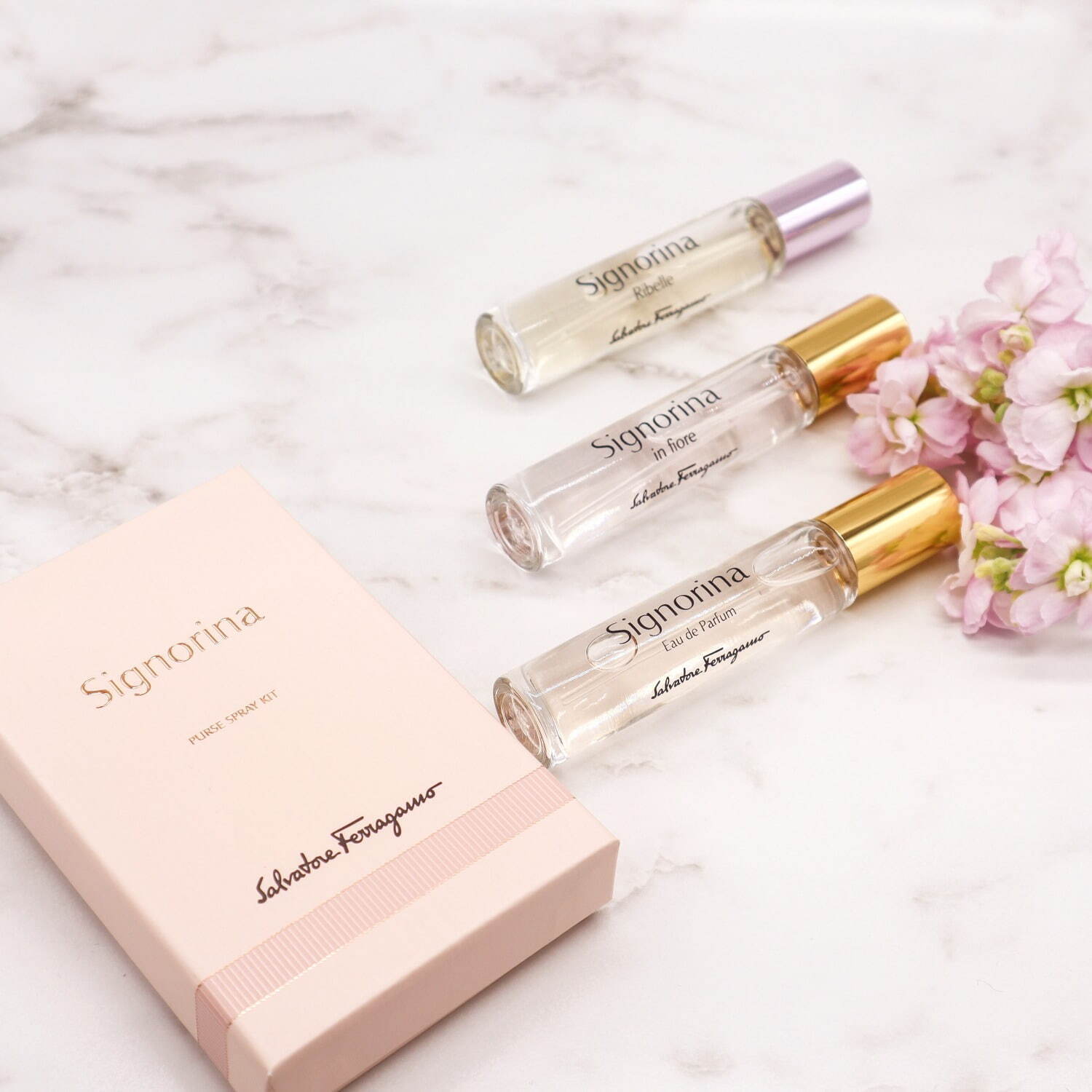 サルヴァトーレ フェラガモの人気香水「シニョリーナ」持ち運びに便利
