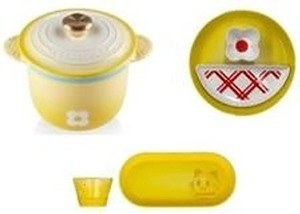 ル・クルーゼ「ドラえもん 」のしっぽ＆鈴デザイン入り鍋、ドラミの