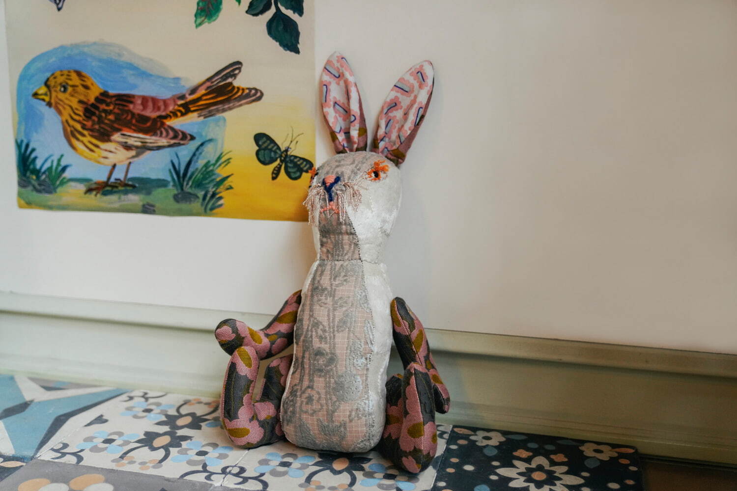 写真1/9｜ミナ ペルホネン×ナタリー・レテ“ウサギ”のぬいぐるみ