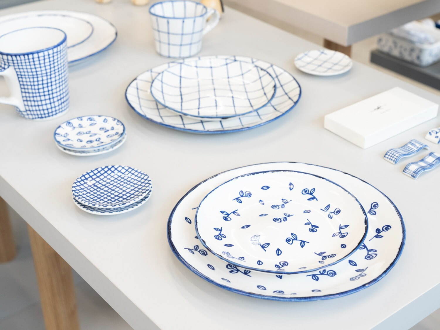 リサ・ラーソンのハリネズミ陶器“個性的すぎて”出荷されなかった