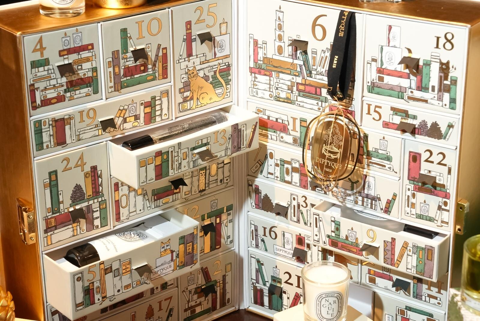 ディプティック2025年クリスマスコフレ第1弾“本型”猫のアドベント