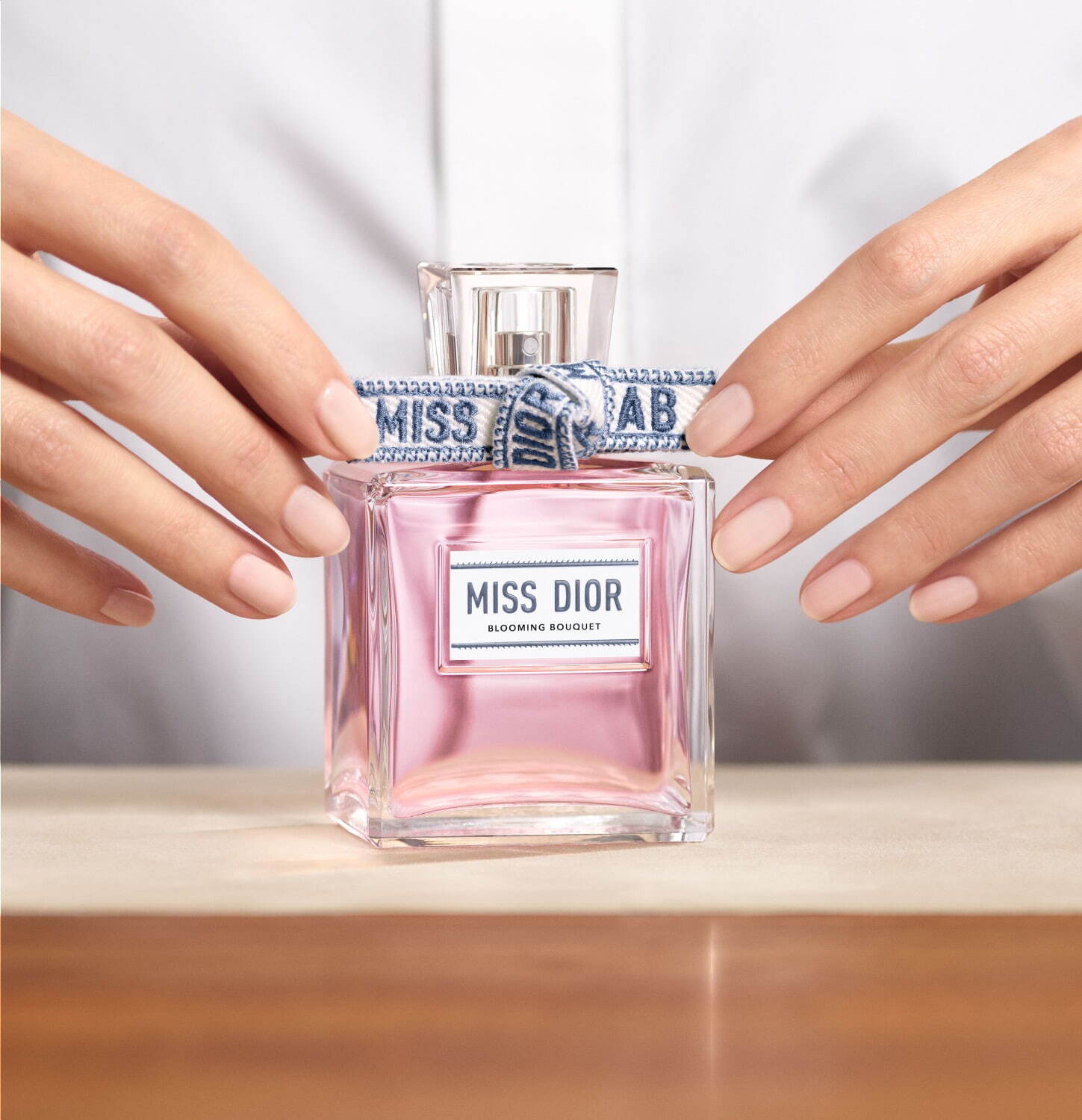 ミス ディオール フレグランス」をオーダーメイド、“オートクチュール