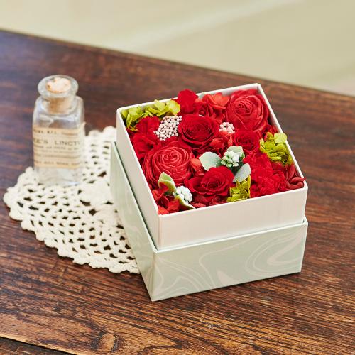 プリザーブドフラワーBOX(レッド)」| 花屋「フジテレビフラワーネット