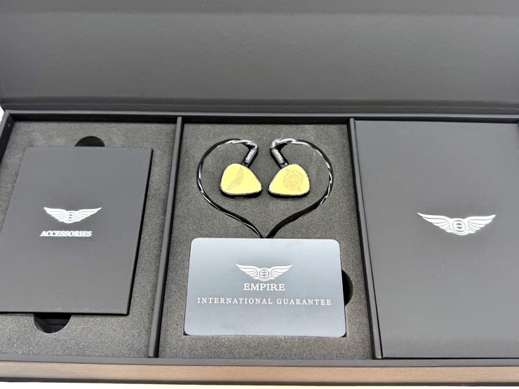 Empire Ears RAVEN Launch Edition レビュー | 4種類計12基搭載の国内