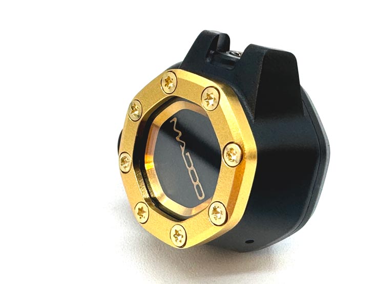 MADOO Typ622レビュー | 窓デザインのハウジングと包み込むような