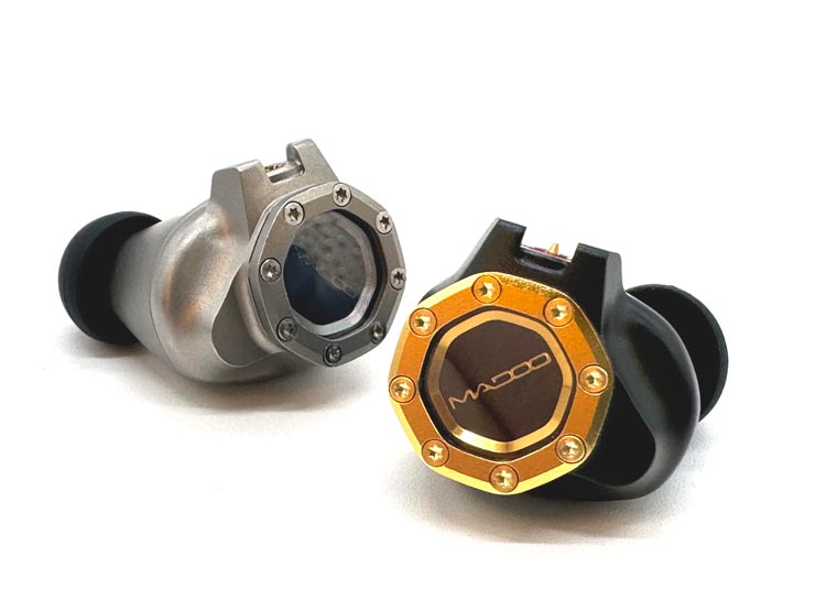 MADOO Typ622レビュー | 窓デザインのハウジングと包み込むような