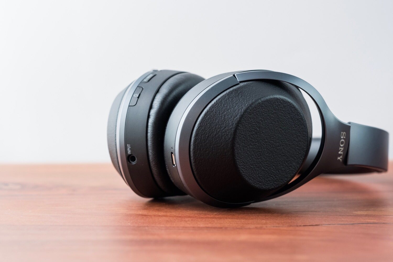 SONYヘッドフォン「WH-1000XM2」レビュー - まさに持ち運べる”書斎