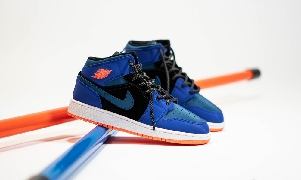 ナイキ GS エア ジョーダン 1 ミッド “レーシングブルー/ブラック