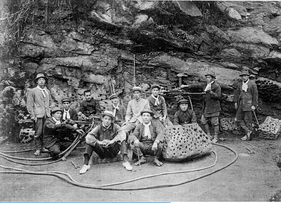 クラシックロックドリルの世界 : 空圧さく岩機の性能試験