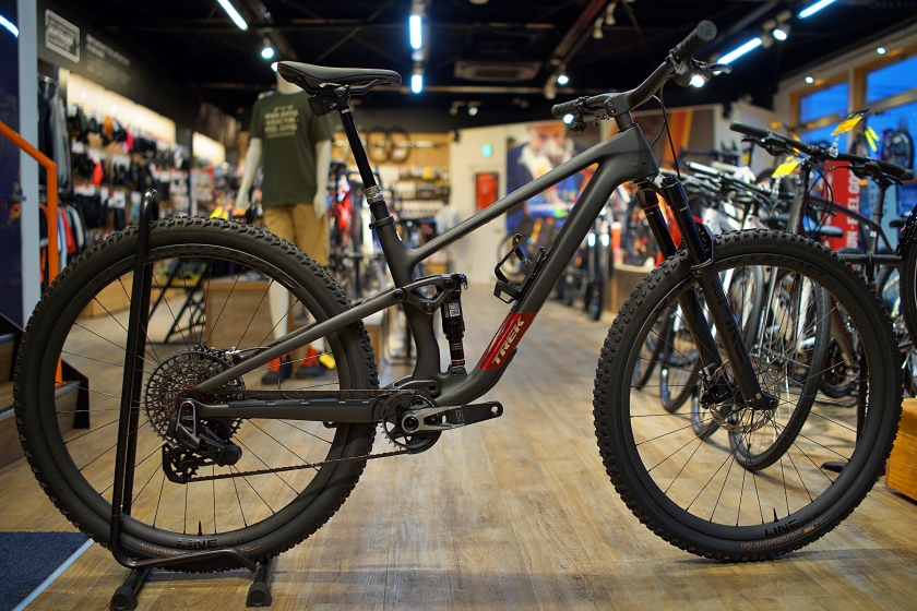 Top Fuel（トップフューエル）9.9 XO AXS GEN4をトレイルで試乗「こ