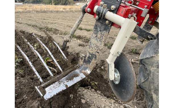 白ネギ掘取機 – 広洋エンジニアリング