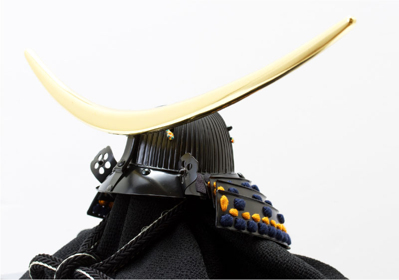 3121A伊達政宗公兜（弦月前立） | 戦国武将鎧兜 | 小木人形オンライン