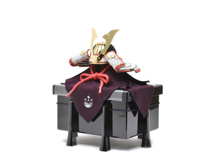 五月人形 兜 / 加藤鞆美 / 江戸甲冑 白糸沢瀉威 三分の一 五段𩊱