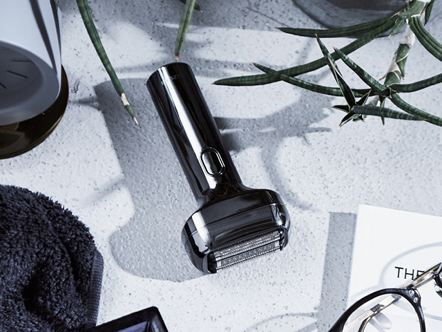 USB充電3枚刃シェーバー KMC-0820/K・S｜シェーバー｜フェイスケア