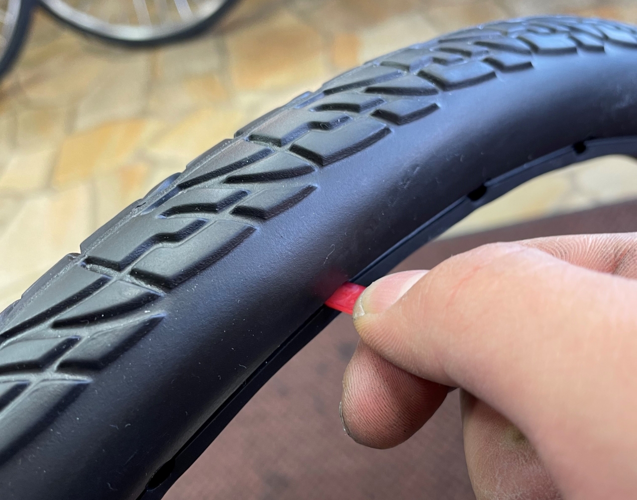 絶対にパンクしないタイヤへ交換しました | コンズサイクルのスタッフ