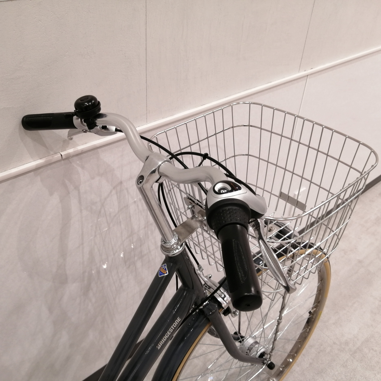 ブリヂストンの軽量シティ「エブリッジL」 | コンズサイクルのスタッフ