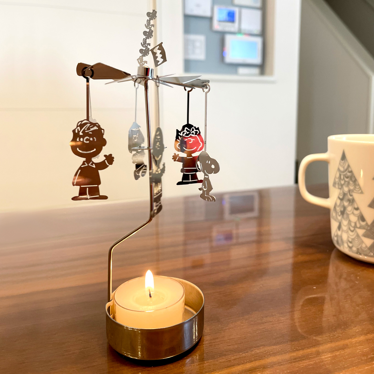 大好きなキャラクターがくるくる回る「スヌーピーメリーゴーランド