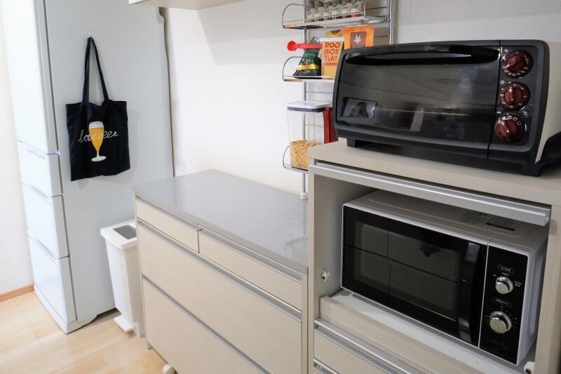 カリモクのカウンター】食器棚や家電収納棚とおすすめの組み合わせも