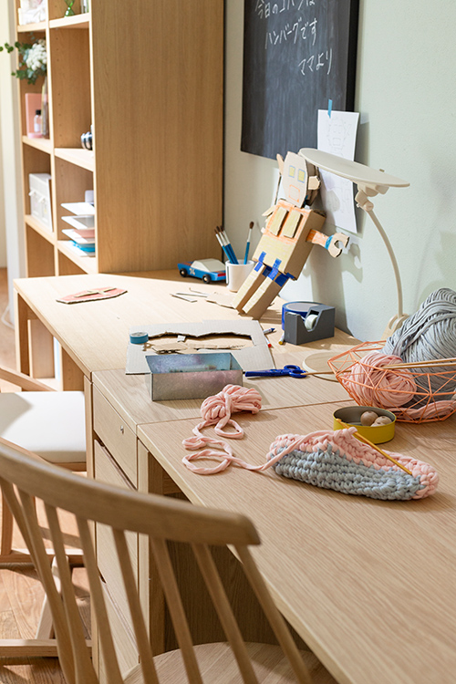 学習机・勉強机ならカリモク家具｜ファミリーシェアデスク｜国産家具