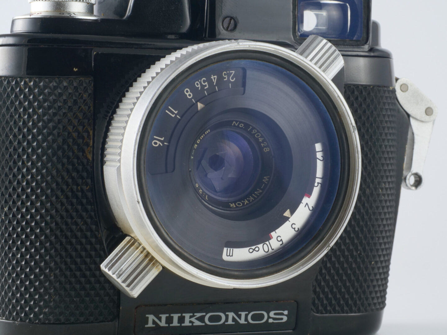 映画の中の、あのカメラ｜02 007/サンダーボール作戦（1965）ニコノス