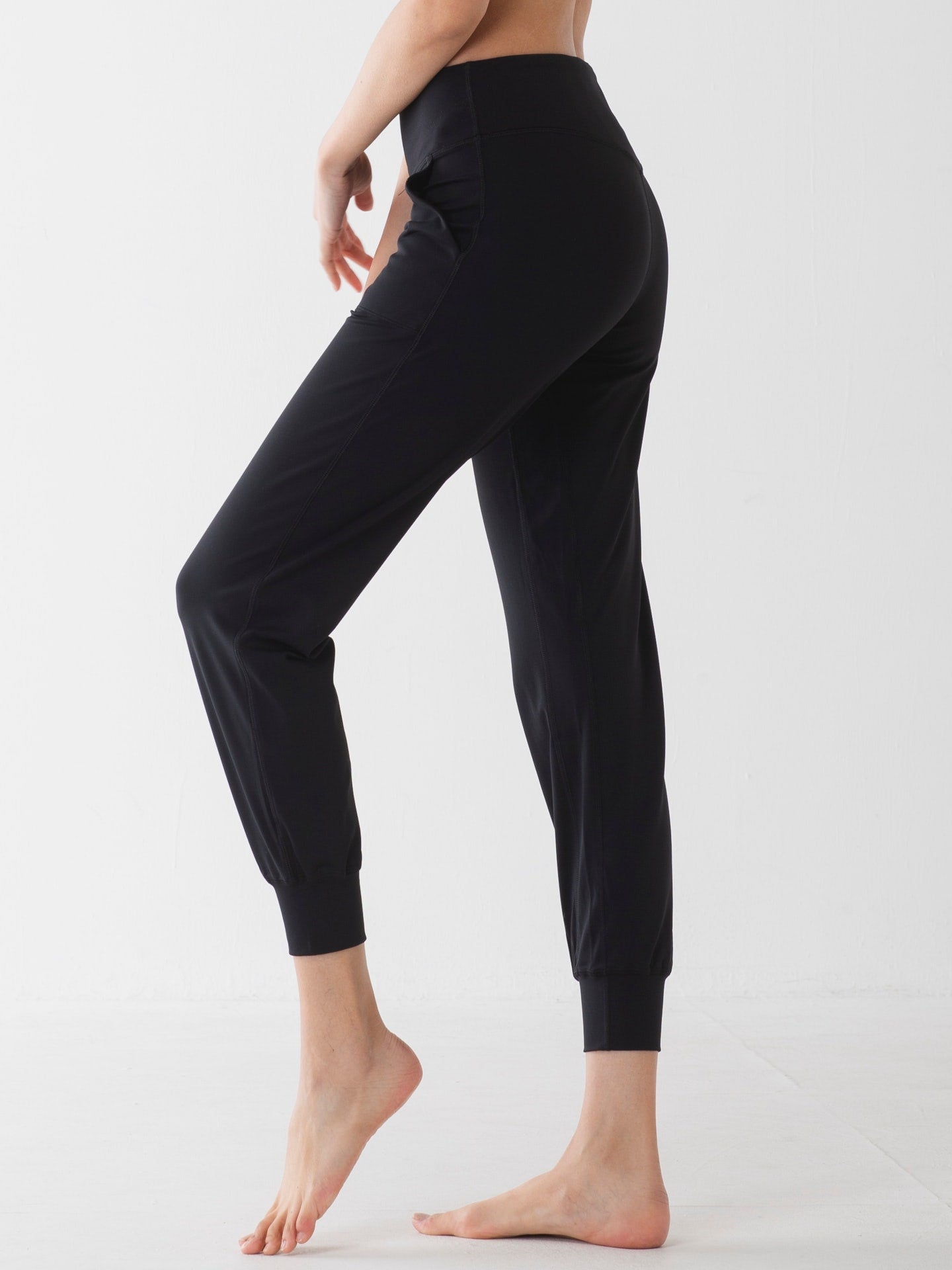 ロビン ジョガーパンツ ブラック ヨガ・ピラティス｜アクティブウェア